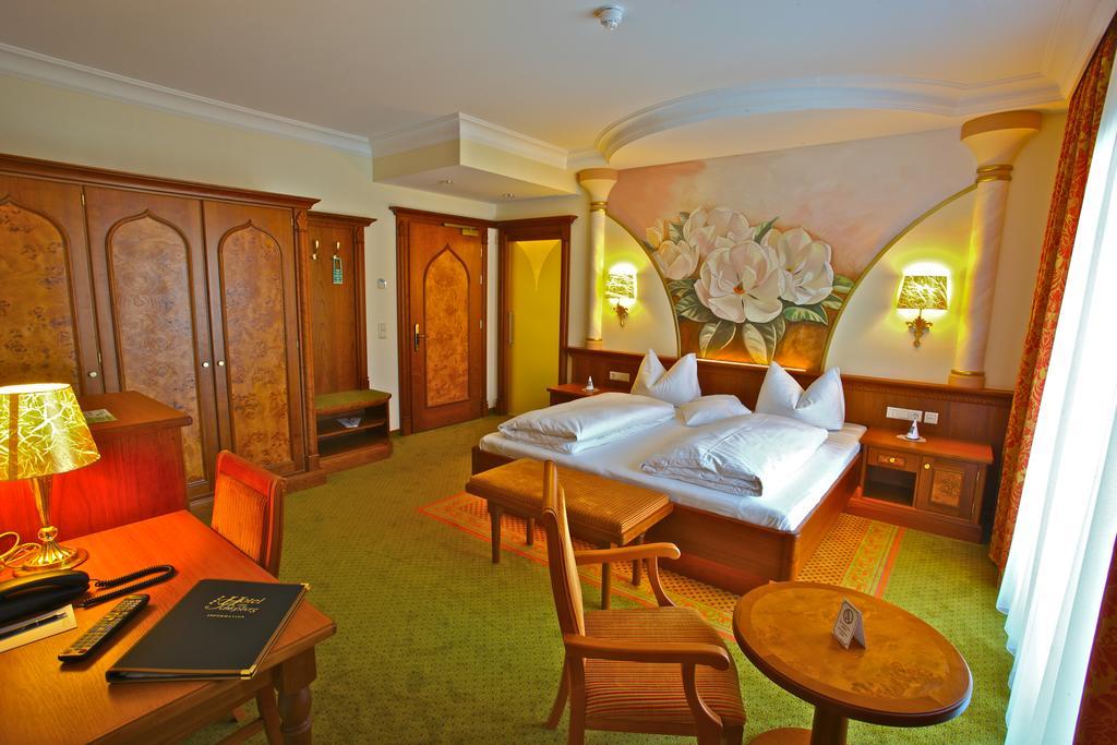 Hotel Am Schlossberg Ердінґ Номер фото