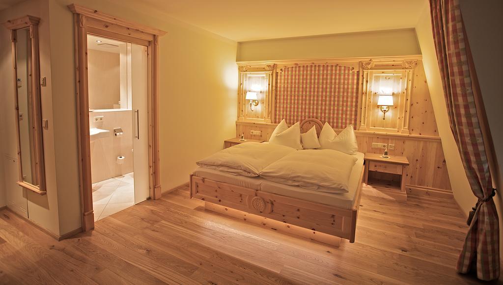 Hotel Am Schlossberg Ердінґ Екстер'єр фото