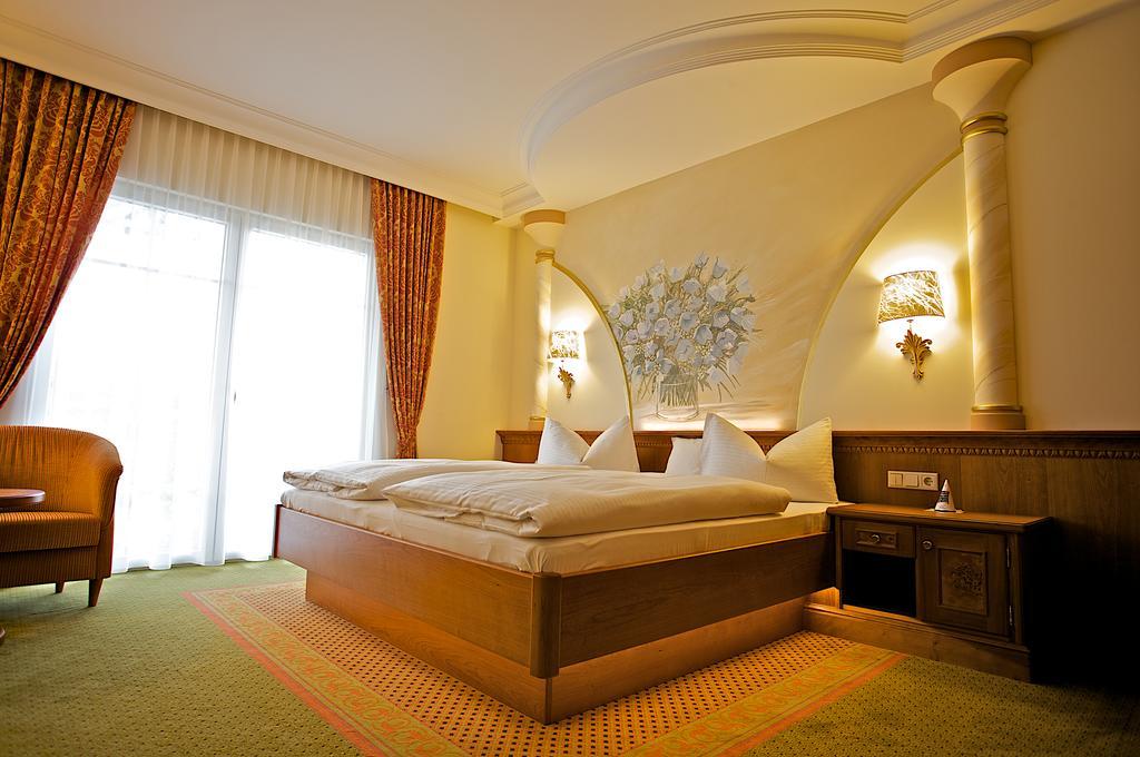 Hotel Am Schlossberg Ердінґ Екстер'єр фото