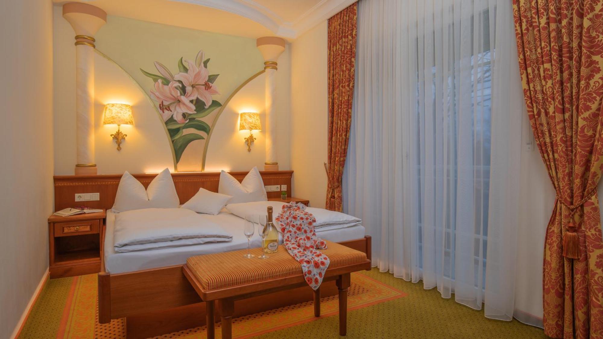 Hotel Am Schlossberg Ердінґ Екстер'єр фото