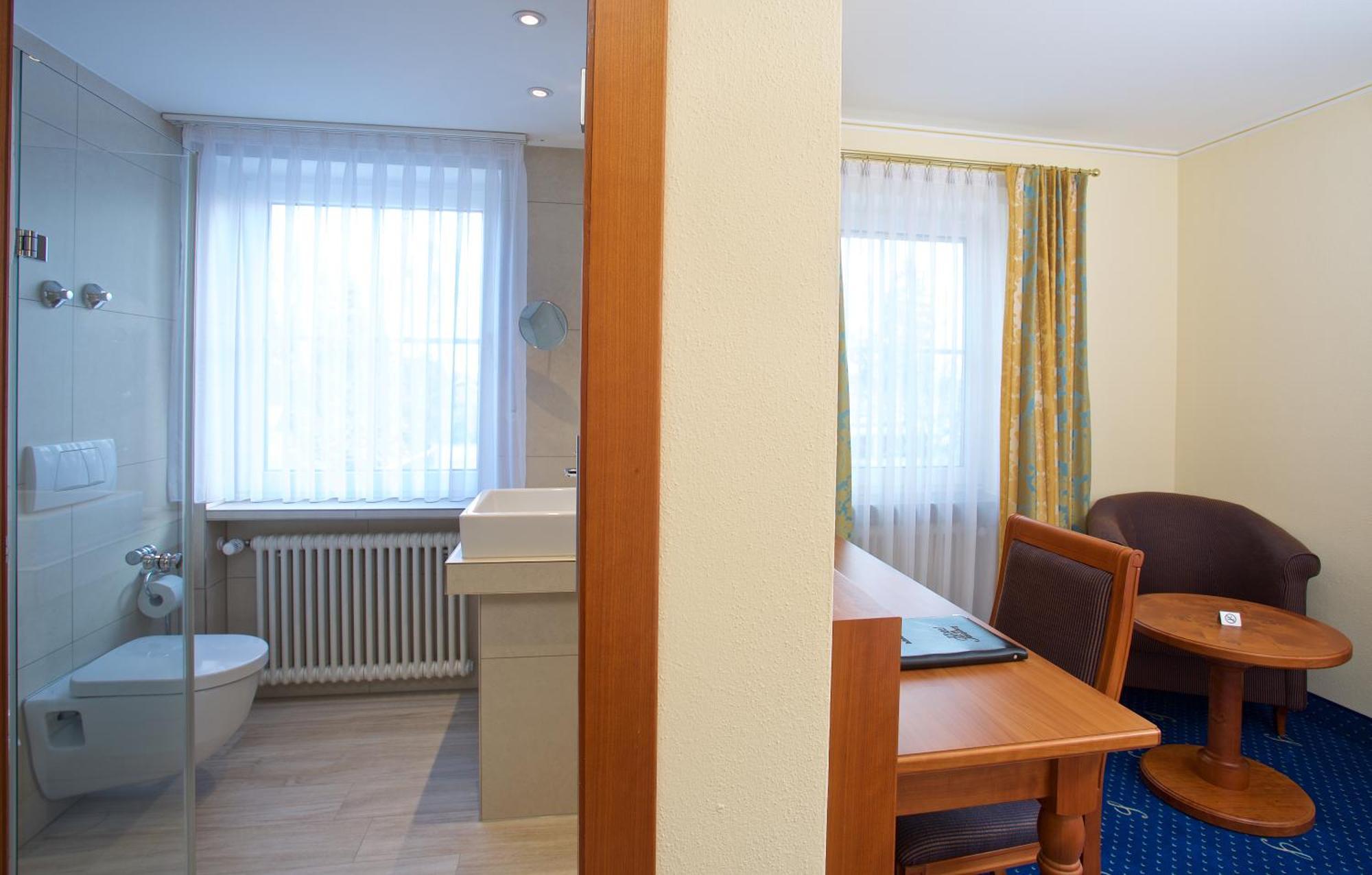 Hotel Am Schlossberg Ердінґ Екстер'єр фото