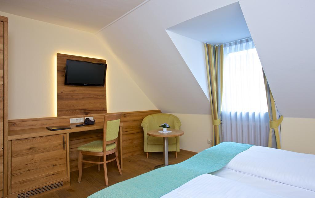 Hotel Am Schlossberg Ердінґ Екстер'єр фото