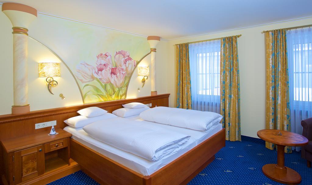 Hotel Am Schlossberg Ердінґ Екстер'єр фото